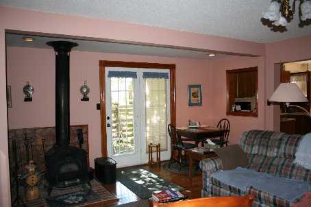 120 Main St N, House detached with 3 bedrooms, 2 bathrooms and 10 parking in Uxbridge ON | Image 5