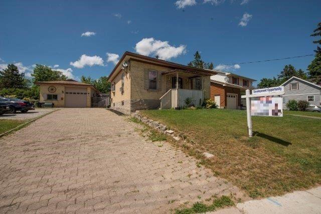 131 Bridgeport Rd E, House detached with 3 bedrooms, 2 bathrooms and 2 parking in Waterloo ON | Image 2