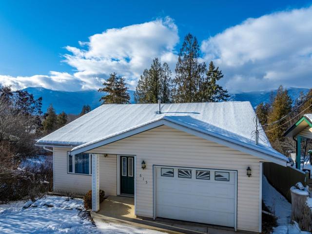 615 6 Avenue, House detached with 3 bedrooms, 3 bathrooms and null parking in Creston BC | Image 13