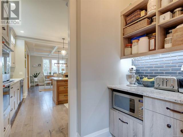 Pantry Off the Kitchen | Image 16