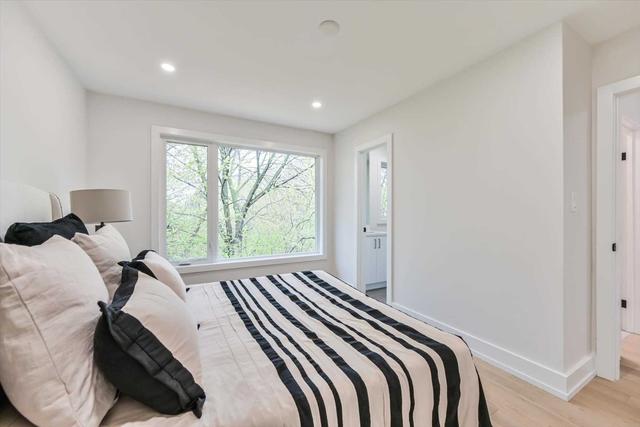 20 Revcoe Dr, House detached with 3 bedrooms, 4 bathrooms and 4 parking in Toronto ON | Image 20