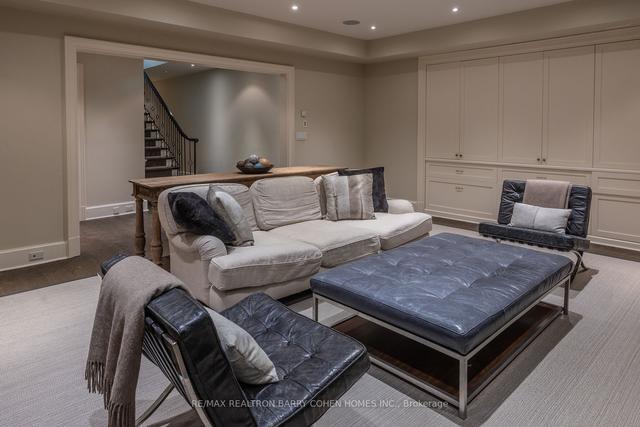 102 Sandringham Dr, House detached with 5 bedrooms, 9 bathrooms and 10 parking in Toronto ON | Image 13
