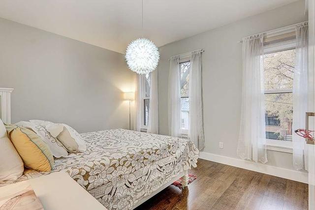 28 Boswell Ave, House detached with 3 bedrooms, 4 bathrooms and 2 parking in Toronto ON | Image 8