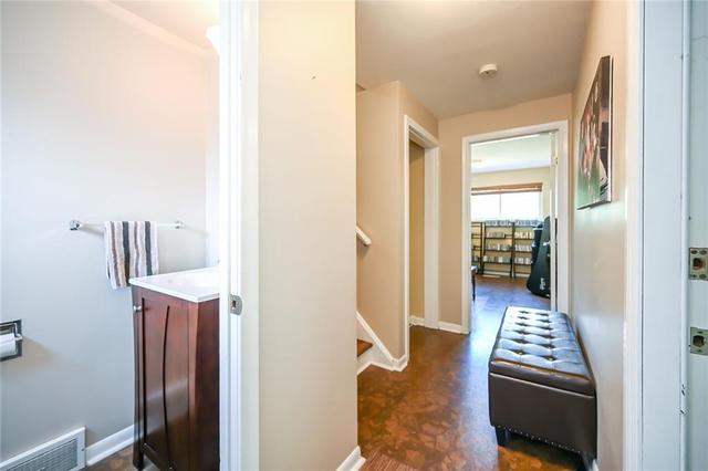 70 East 45th Street, House detached with 4 bedrooms, 1 bathrooms and 2 parking in Hamilton ON | Image 22