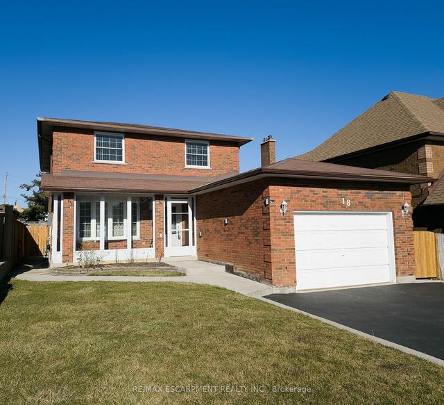 18 Quincy Crt, House detached with 4 bedrooms, 4 bathrooms and 5 parking in Hamilton ON | Image 12