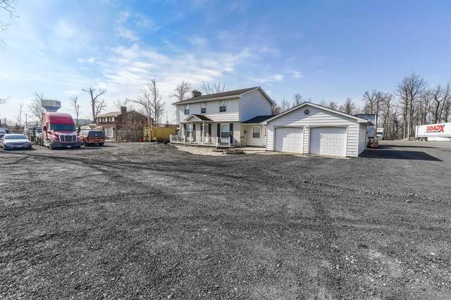 8094 Esquesing Line, House detached with 4 bedrooms, 2 bathrooms and 9 parking in Milton ON | Image 13