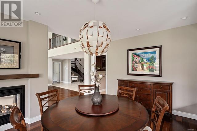 2024 Troon Crt, House detached with 4 bedrooms, 4 bathrooms and 3 parking in Langford BC | Image 13