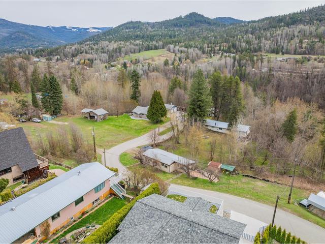 1222 Fox Road, House detached with 3 bedrooms, 2 bathrooms and null parking in Kootenay Boundary A BC | Image 61