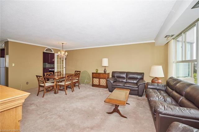402 - 7 Gale Crescent, House attached with 2 bedrooms, 2 bathrooms and 1 parking in St. Catharines ON | Image 4