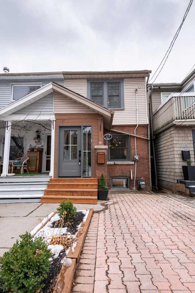 227 Eastwood Rd, House semidetached with 2 bedrooms, 2 bathrooms and 1 parking in Toronto ON | Image 23