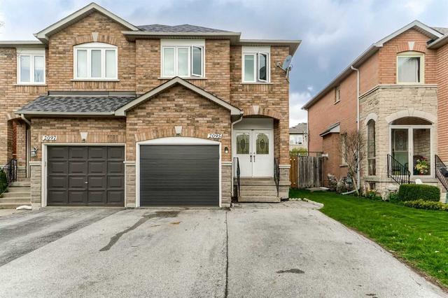 2095 Shady Glen Rd, House semidetached with 3 bedrooms, 4 bathrooms and 3 parking in Oakville ON | Card Image