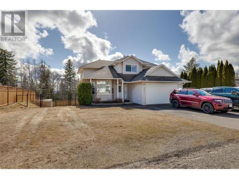 4461 Stauble Road, House detached with 4 bedrooms, 4 bathrooms and null parking in Prince George BC | Card Image