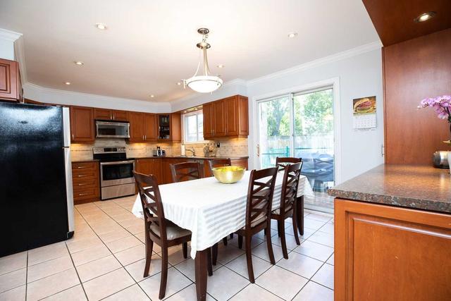 2243 Kenbarb Rd, House detached with 4 bedrooms, 4 bathrooms and 6 parking in Mississauga ON | Image 29