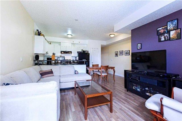 Th27 - 36 Gibson Ave, Townhouse with 1 bedrooms, 1 bathrooms and 1 parking in Toronto ON | Image 2