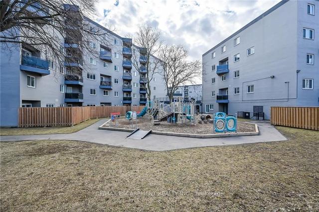 91 - 2001 Bonnymede Dr, Condo with 3 bedrooms, 2 bathrooms and 1 parking in Mississauga ON | Image 12