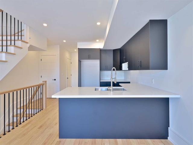 143 D'arcy St, House attached with 3 bedrooms, 2 bathrooms and 2 parking in Toronto ON | Image 9