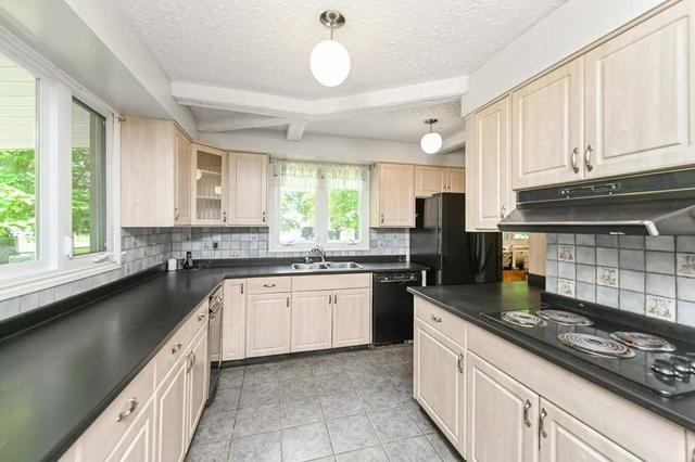 130 Massassauga Rd, House detached with 3 bedrooms, 2 bathrooms and 8 parking in Prince Edward County ON | Image 4