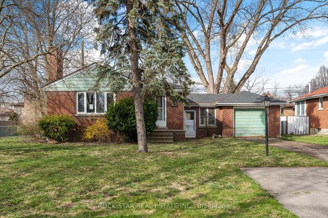 2895 Askin Ave, House detached with 3 bedrooms, 1 bathrooms and 3 parking in Windsor ON | Image 1