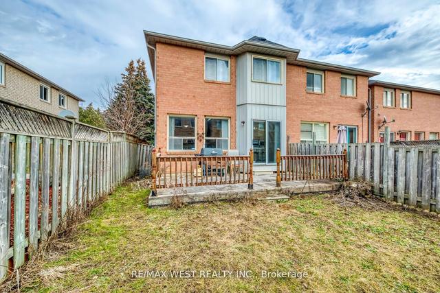 119 Kenwood Dr, Townhouse with 3 bedrooms, 3 bathrooms and 2 parking in Brampton ON | Image 20