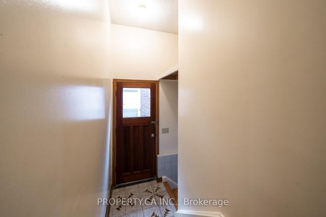 1172 Wilson Ave W, House detached with 3 bedrooms, 3 bathrooms and 5 parking in Toronto ON | Image 13