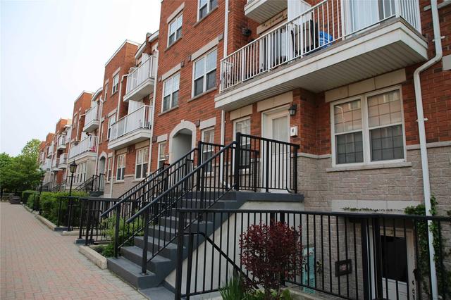 101 - 37 Four Winds Dr, Townhouse with 3 bedrooms, 2 bathrooms and 1 parking in Toronto ON | Image 3