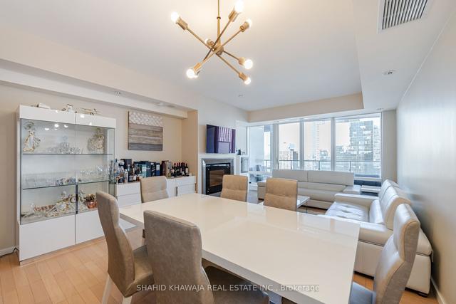 3807 - 180 University Ave, Condo with 2 bedrooms, 3 bathrooms and 1 parking in Toronto ON | Image 5