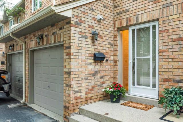 28 - 2015 Cleaver Ave, Townhouse with 3 bedrooms, 3 bathrooms and 2 parking in Burlington ON | Image 1