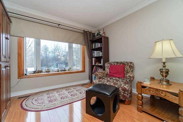 90 Centre St N, House semidetached with 3 bedrooms, 2 bathrooms and 4 parking in Brampton ON | Image 5