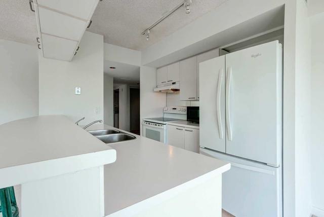 302 - 97 Lawton Blvd, Condo with 2 bedrooms, 2 bathrooms and 1 parking in Toronto ON | Image 7