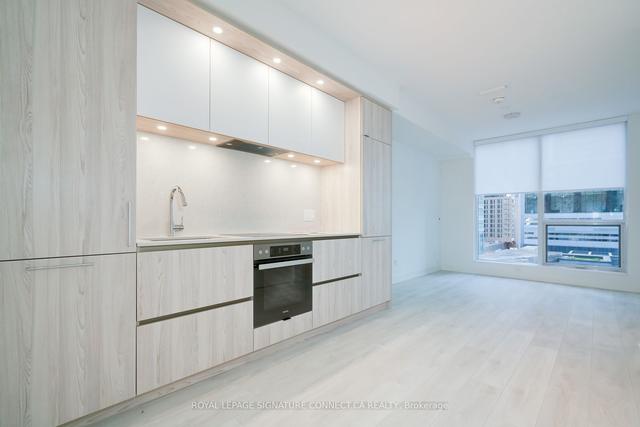 618 - 15 Mercer St, Condo with 2 bedrooms, 2 bathrooms and 0 parking in Toronto ON | Image 2