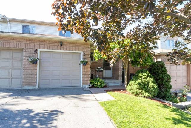 364 Eulalie Ave, House attached with 3 bedrooms, 3 bathrooms and 2 parking in Oshawa ON | Image 1