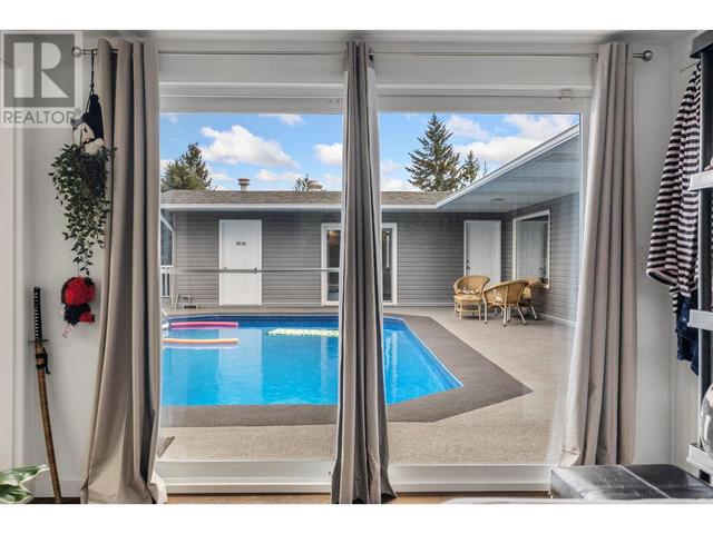 3305 Mcgregor Road, House detached with 3 bedrooms, 2 bathrooms and 6 parking in West Kelowna BC | Image 35