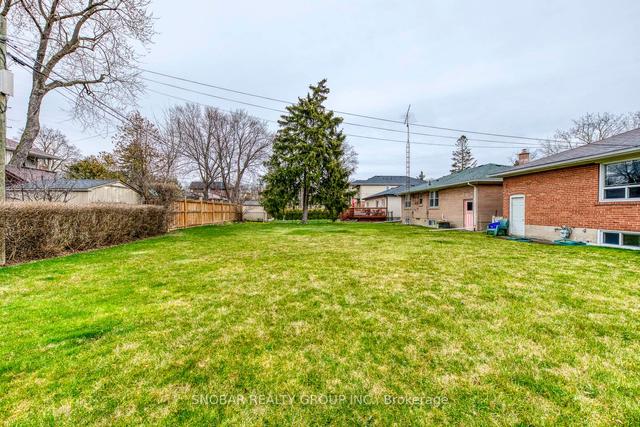 20 Lesmar Dr, House detached with 3 bedrooms, 2 bathrooms and 3 parking in Toronto ON | Image 30