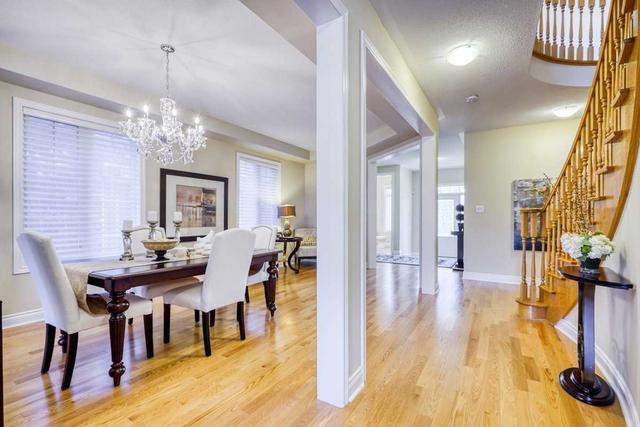 568 Valley Vista Dr N, House detached with 4 bedrooms, 4 bathrooms and 6 parking in Vaughan ON | Image 2