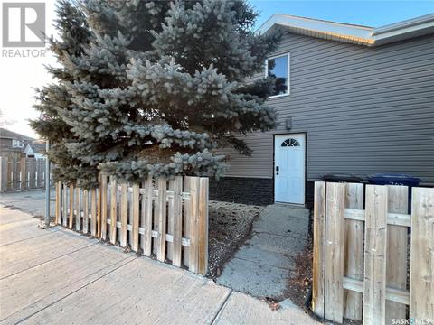 703 7th Street, House detached with 3 bedrooms, 1 bathrooms and null parking in Humboldt SK | Card Image