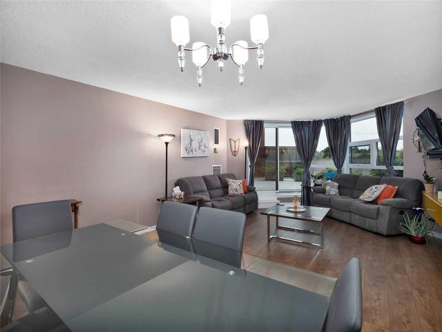 218 - 10 Dean Park Rd, Condo with 2 bedrooms, 1 bathrooms and 1 parking in Toronto ON | Image 3