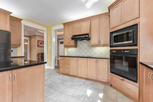 22 Odessa Cres, House detached with 4 bedrooms, 5 bathrooms and 9 parking in Markham ON | Image 5