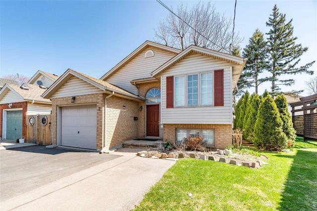 2 Grantham Ave S, House detached with 2 bedrooms, 2 bathrooms and 5 parking in St. Catharines ON | Image 1