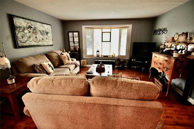 200 Rosemount Dr, House detached with 3 bedrooms, 2 bathrooms and 3 parking in Kitchener ON | Image 16