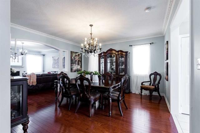 24 Corner Brook Cres, House detached with 4 bedrooms, 5 bathrooms and 6 parking in Vaughan ON | Image 37