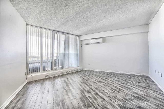 2408 - 380 Dixon Rd, Condo with 1 bedrooms, 1 bathrooms and 1 parking in Toronto ON | Image 2