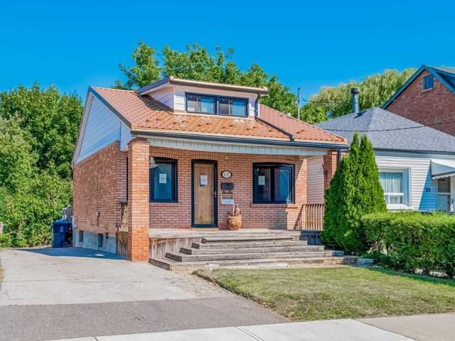 68 Robert St, House detached with 2 bedrooms, 1 bathrooms and 3 parking in Toronto ON | Image 1