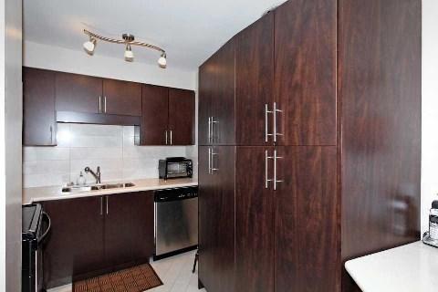 802 - 18 Harding Blvd, Condo with 2 bedrooms, 2 bathrooms and 1 parking in Richmond Hill ON | Image 5