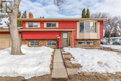 801 V Avenue N, House detached with 4 bedrooms, 3 bathrooms and null parking in Saskatoon SK | Card Image