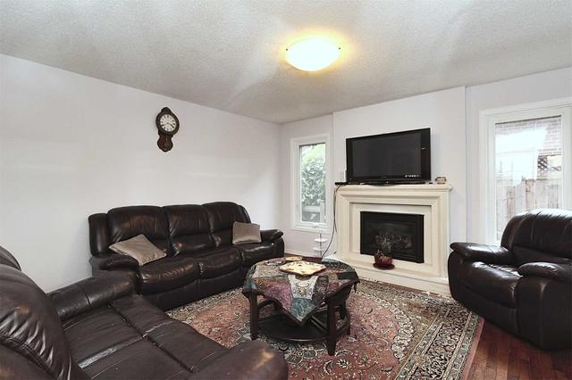6 Tanjo Crt, House detached with 4 bedrooms, 4 bathrooms and 6 parking in Vaughan ON | Image 4