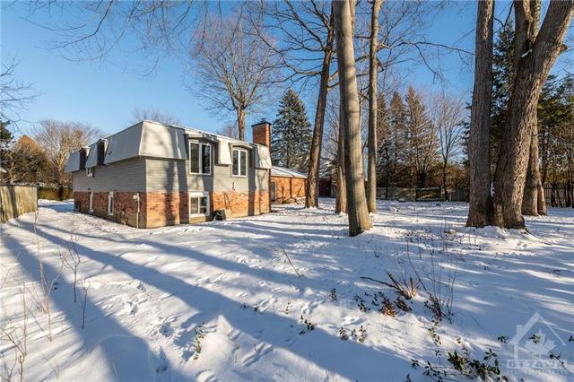 10 Weatherwood Crescent, House detached with 3 bedrooms, 2 bathrooms and 4 parking in Ottawa ON | Image 26