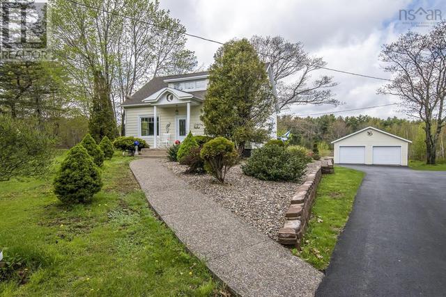 15460 Highway 3, House detached with 3 bedrooms, 2 bathrooms and null parking in Lunenburg MD NS | Card Image