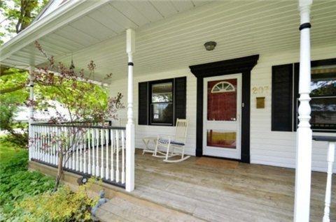 207 Cedar St, House detached with 3 bedrooms, 2 bathrooms and 6 parking in Clearview ON | Image 2
