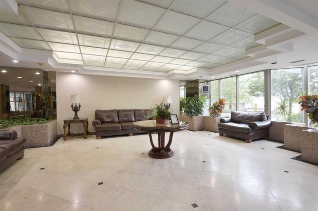 101 - 400 Webb Dr, Condo with 2 bedrooms, 2 bathrooms and 1 parking in Mississauga ON | Image 11