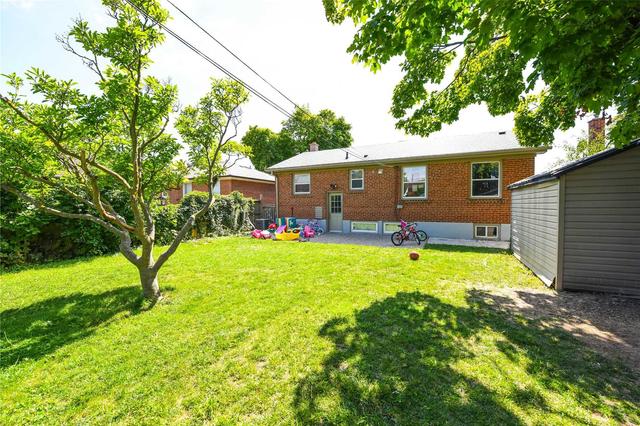 24 Edgemont Dr, House detached with 3 bedrooms, 2 bathrooms and 4 parking in Brampton ON | Image 17